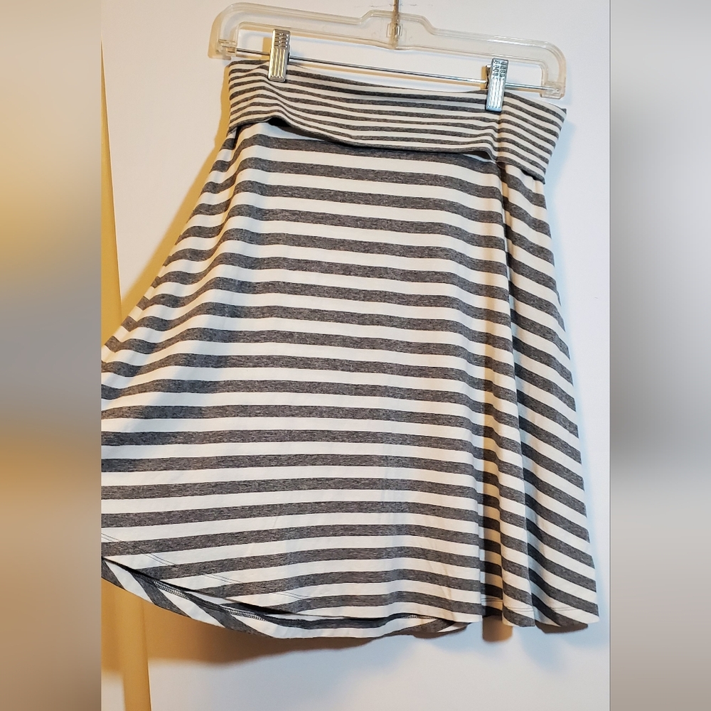 Small GAP Gray and White Striped Skater Skirt Circle Skirt A-line